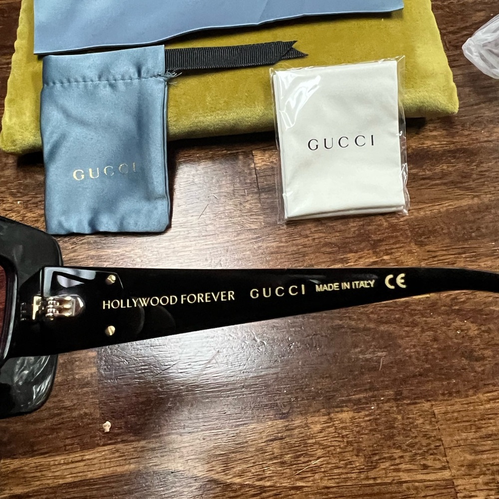 🔥🔥GUCCI🔥🔥 
49mm Special Edition Crystal
Square Sunglasses - Picture 3 of 10